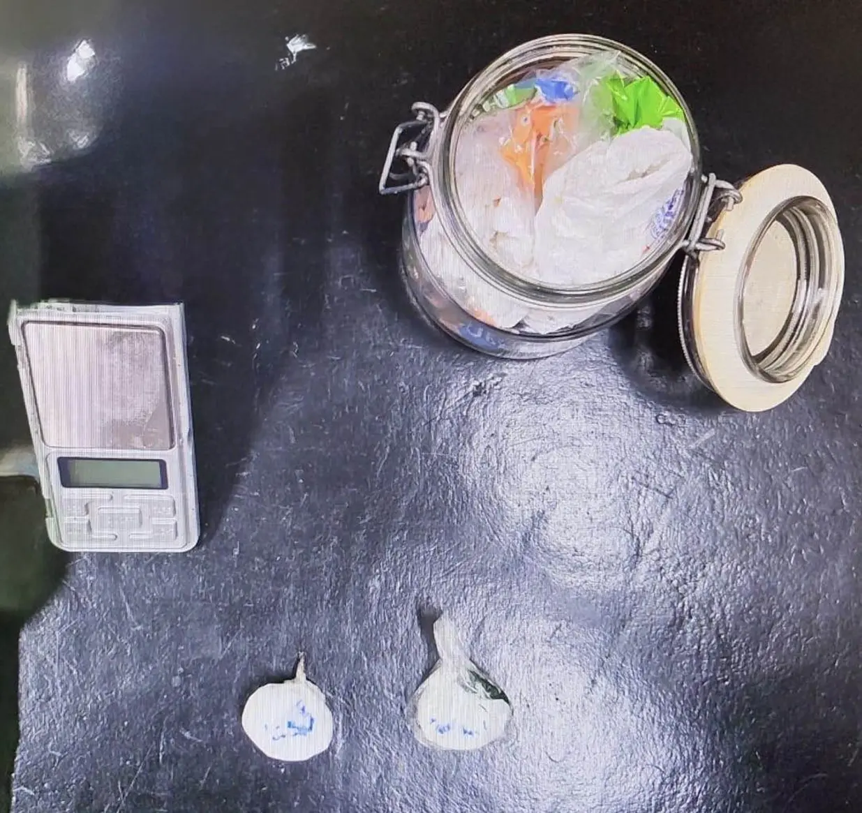 Droga nascosta in freezer: arresto a Città di Castello