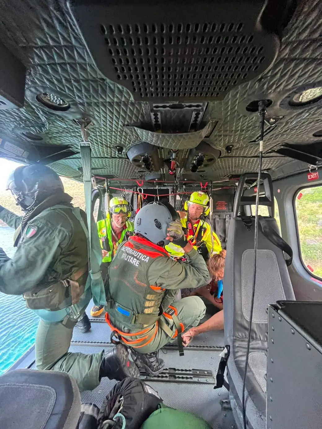 Elicottero Aeronautica soccorre escursionista nella Riserva dello Zingaro