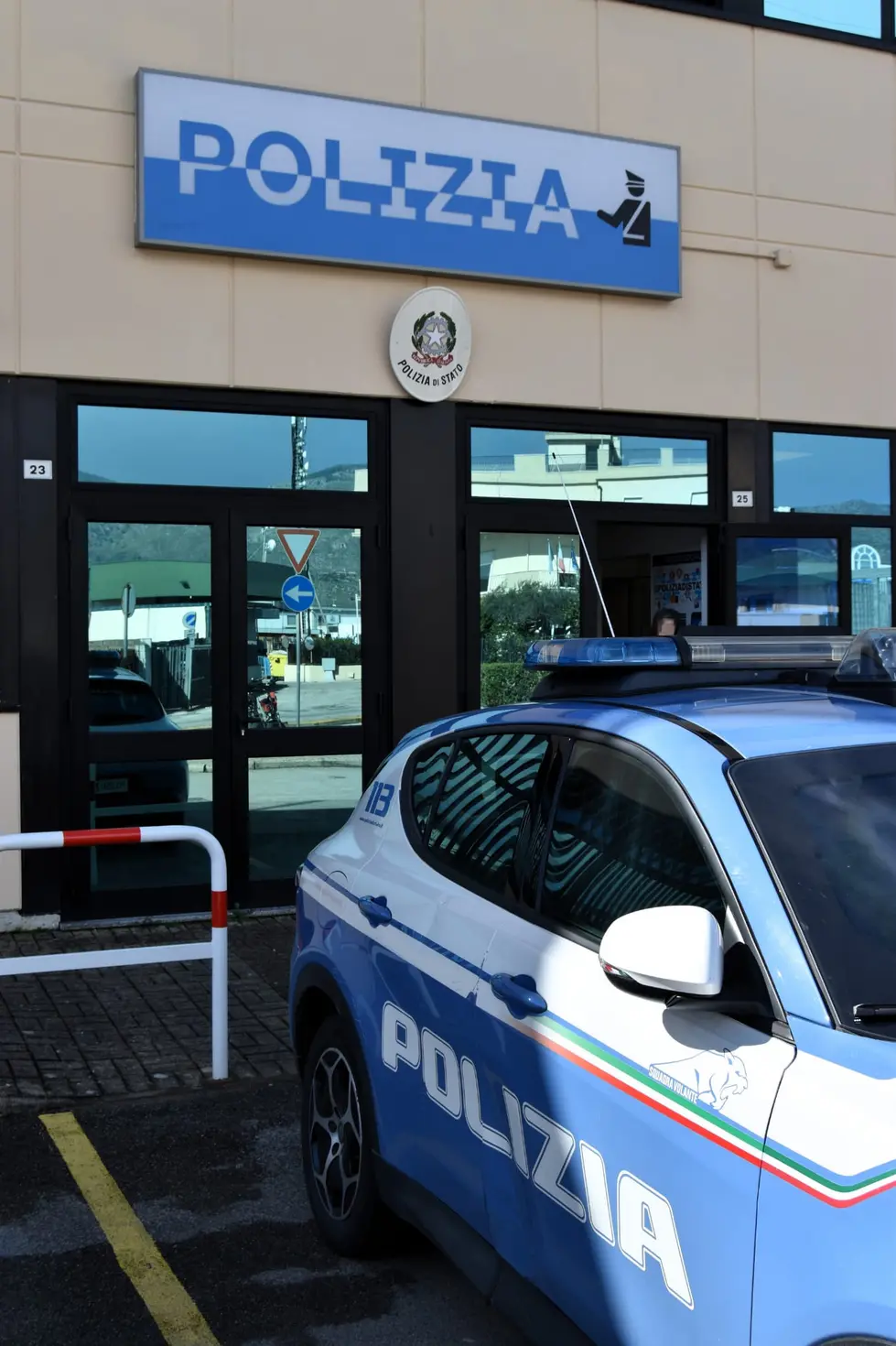 Fondi: controlli immigrazione, 23 stranieri identificati