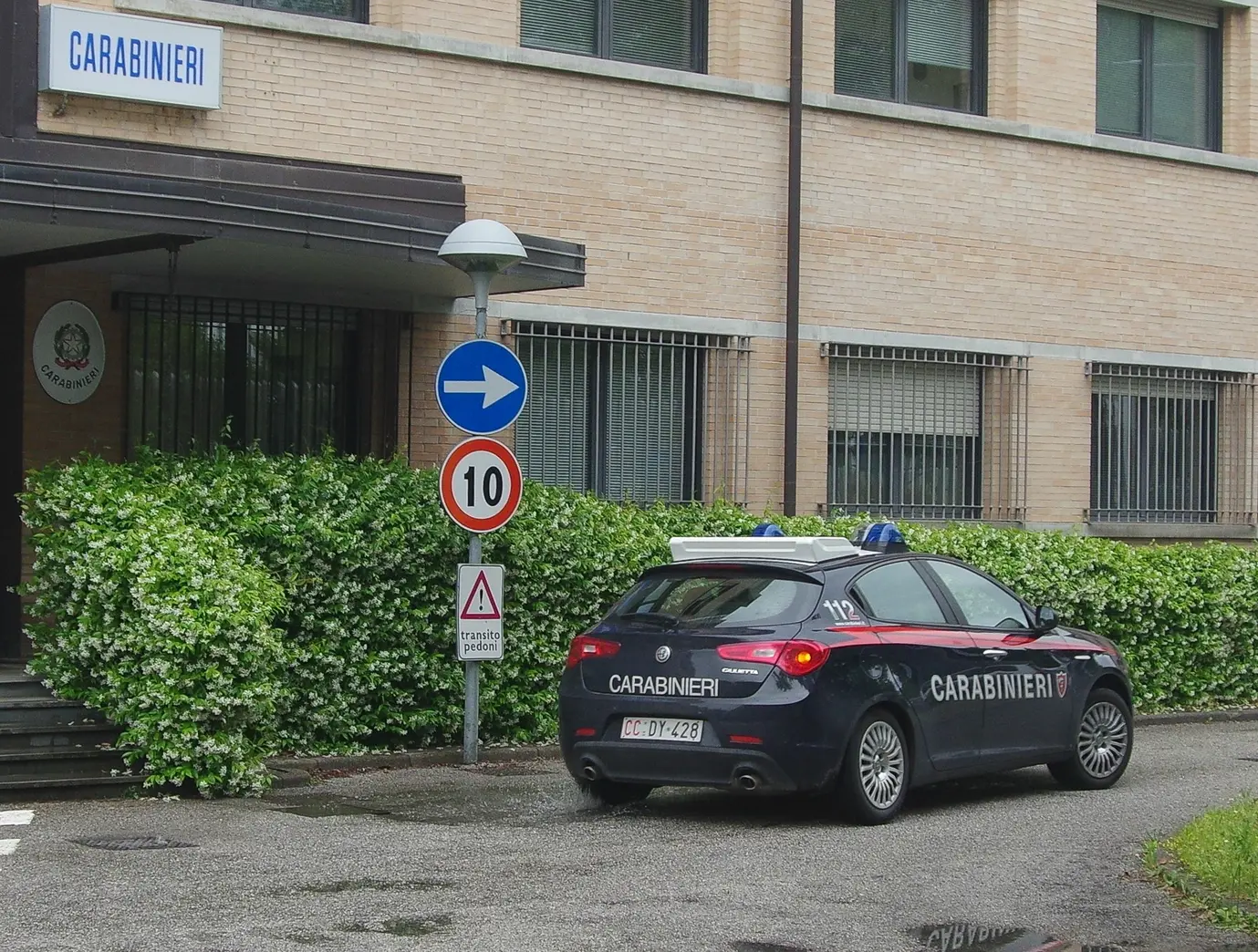 Furto al centro commerciale: arrestato 22enne straniero