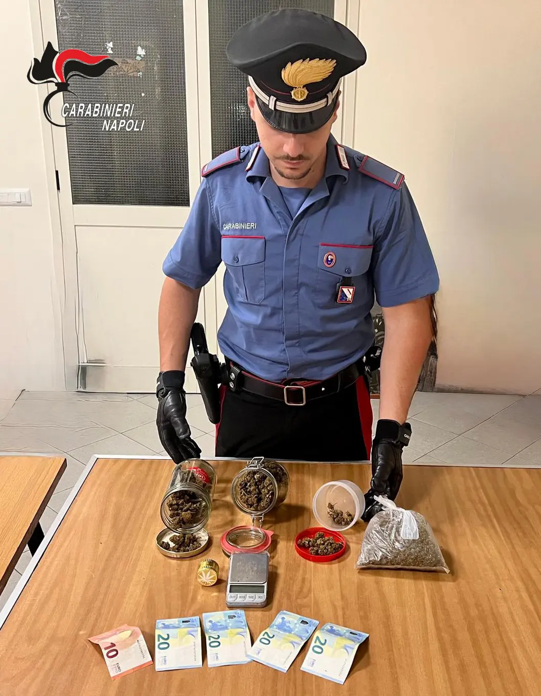 Gragnano: 23enne arrestato per droga, trovati 200g di marijuana