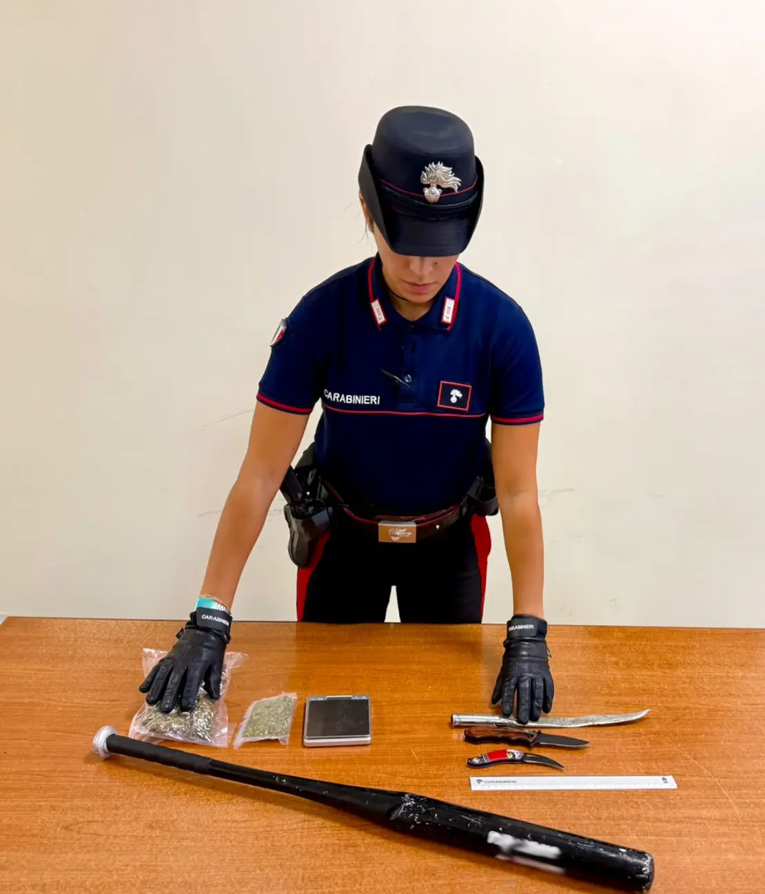 Gragnano: Carabinieri sequestrano droga e armi