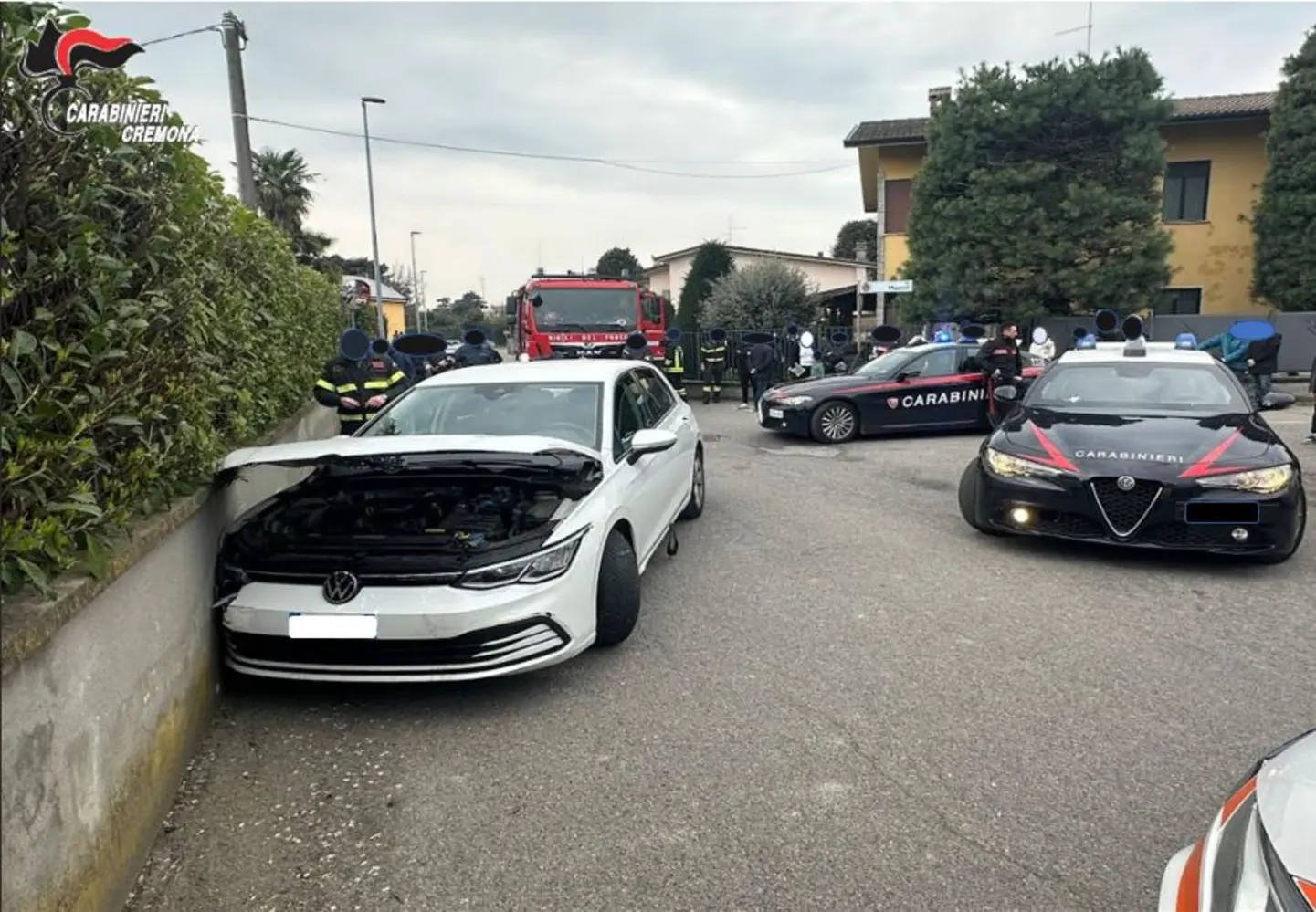 Inseguimento e incidente a Cremona: auto finisce contro un muro