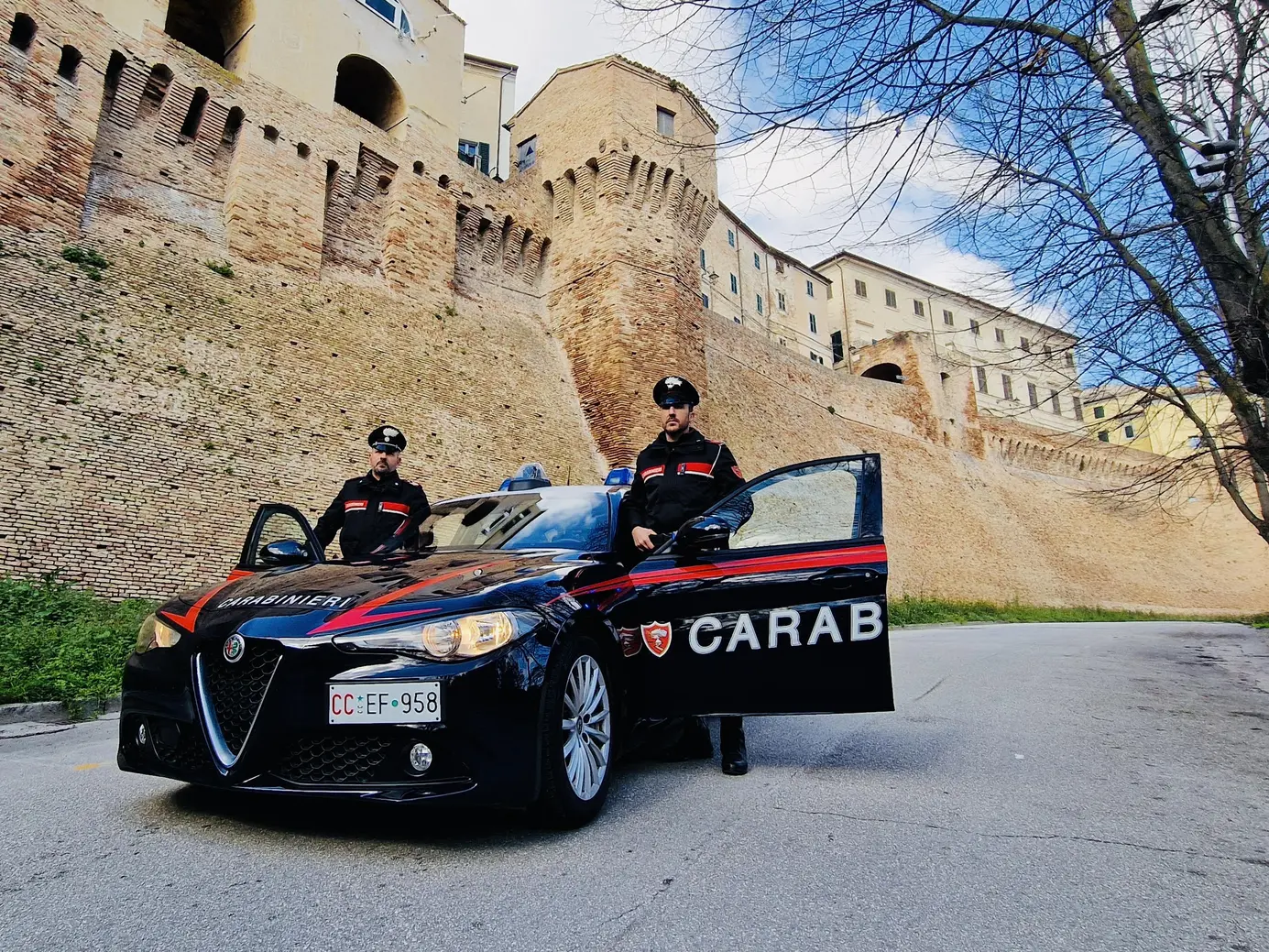 Jesi: 18enne arrestato per spaccio di cocaina