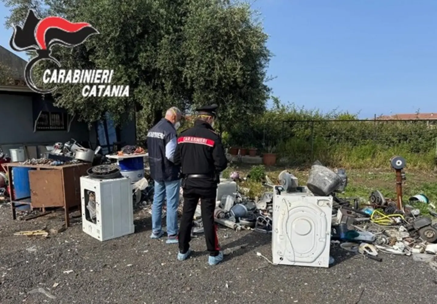 Maxi operazione dei Carabinieri nel Catanese: arresti per droga, armi e ambiente