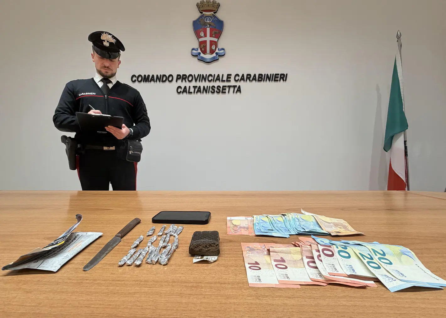 Maxi sequestro droga e denaro a Caltanissetta