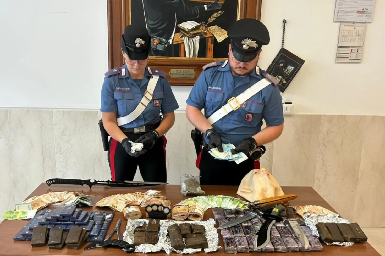 Maxi sequestro droga ed esplosivi a Velletri: tre arresti