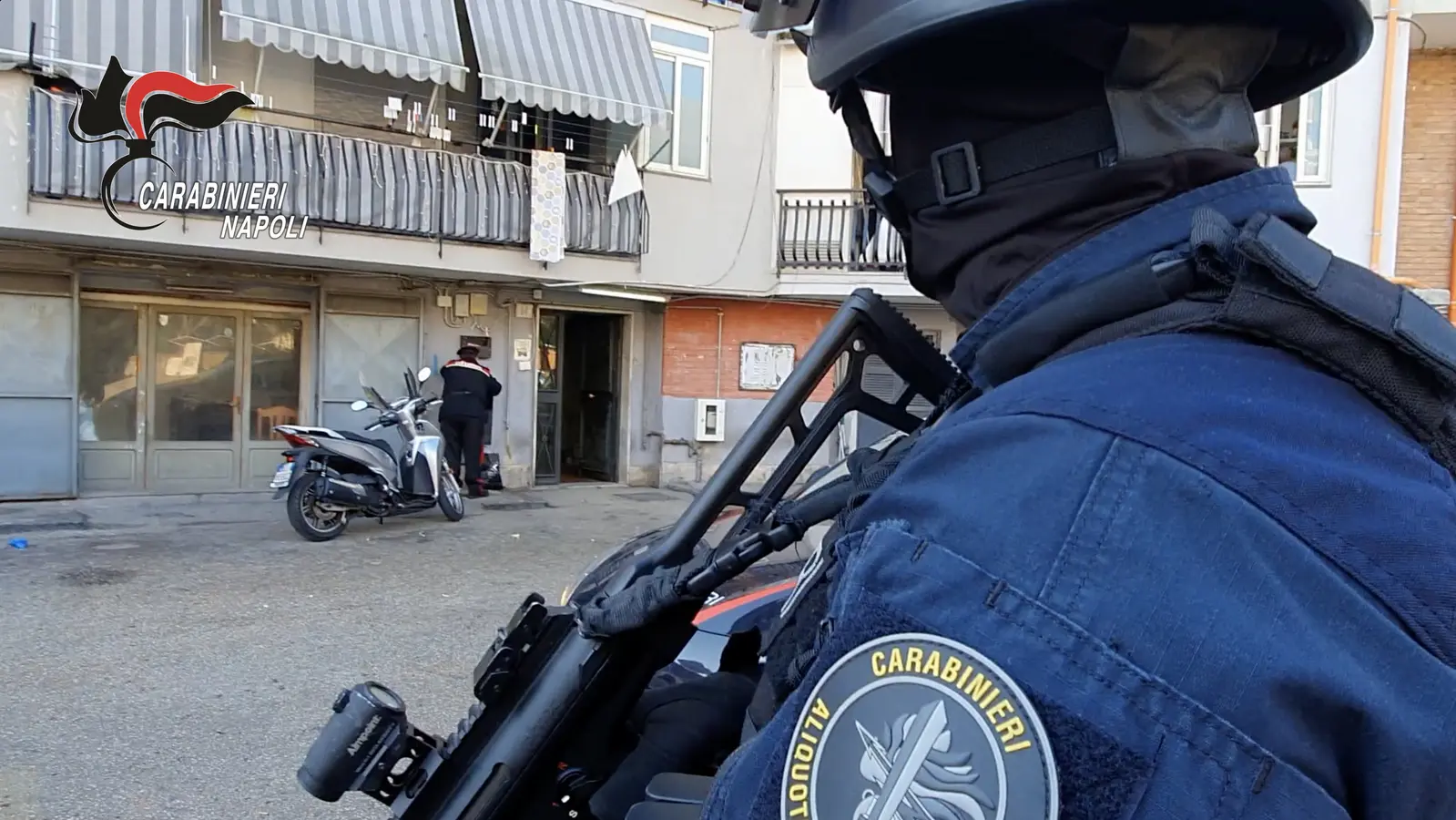 Napoli: arresti domiciliari e furto di corrente a Soccavo
