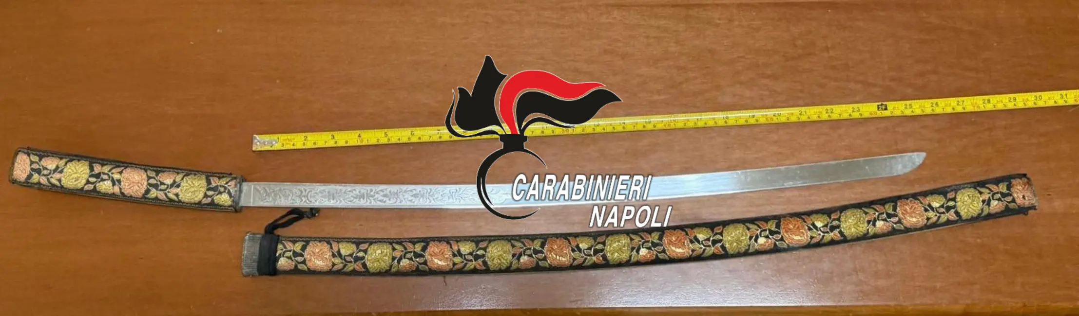 Napoli: denunciato 42enne con katana trovata per strada