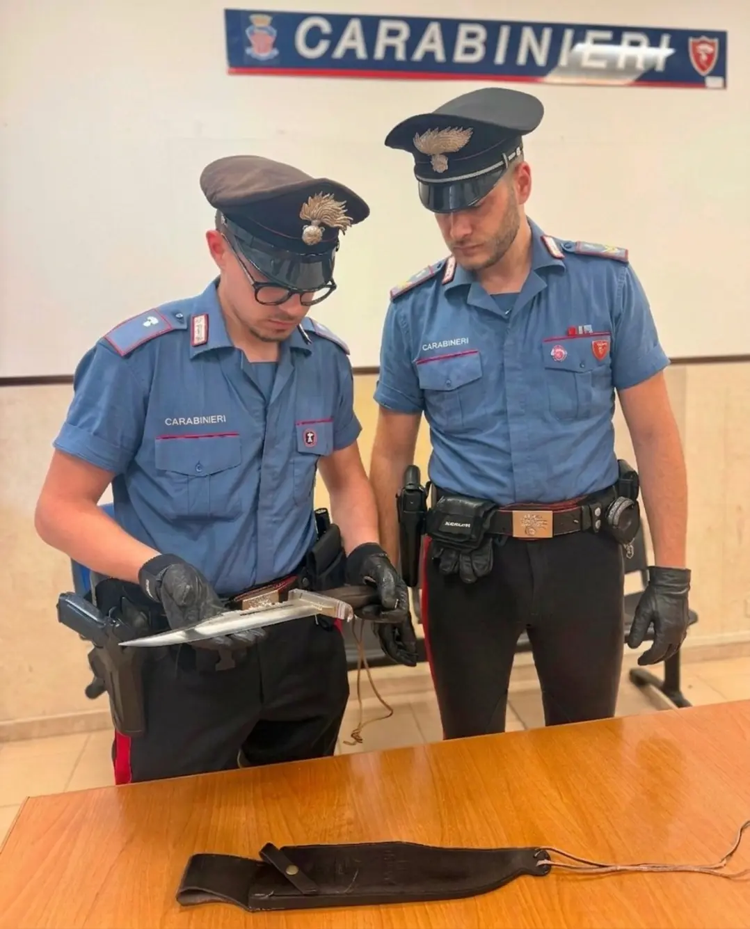 Ostia: 68enne arrestato con coltello di 50 cm