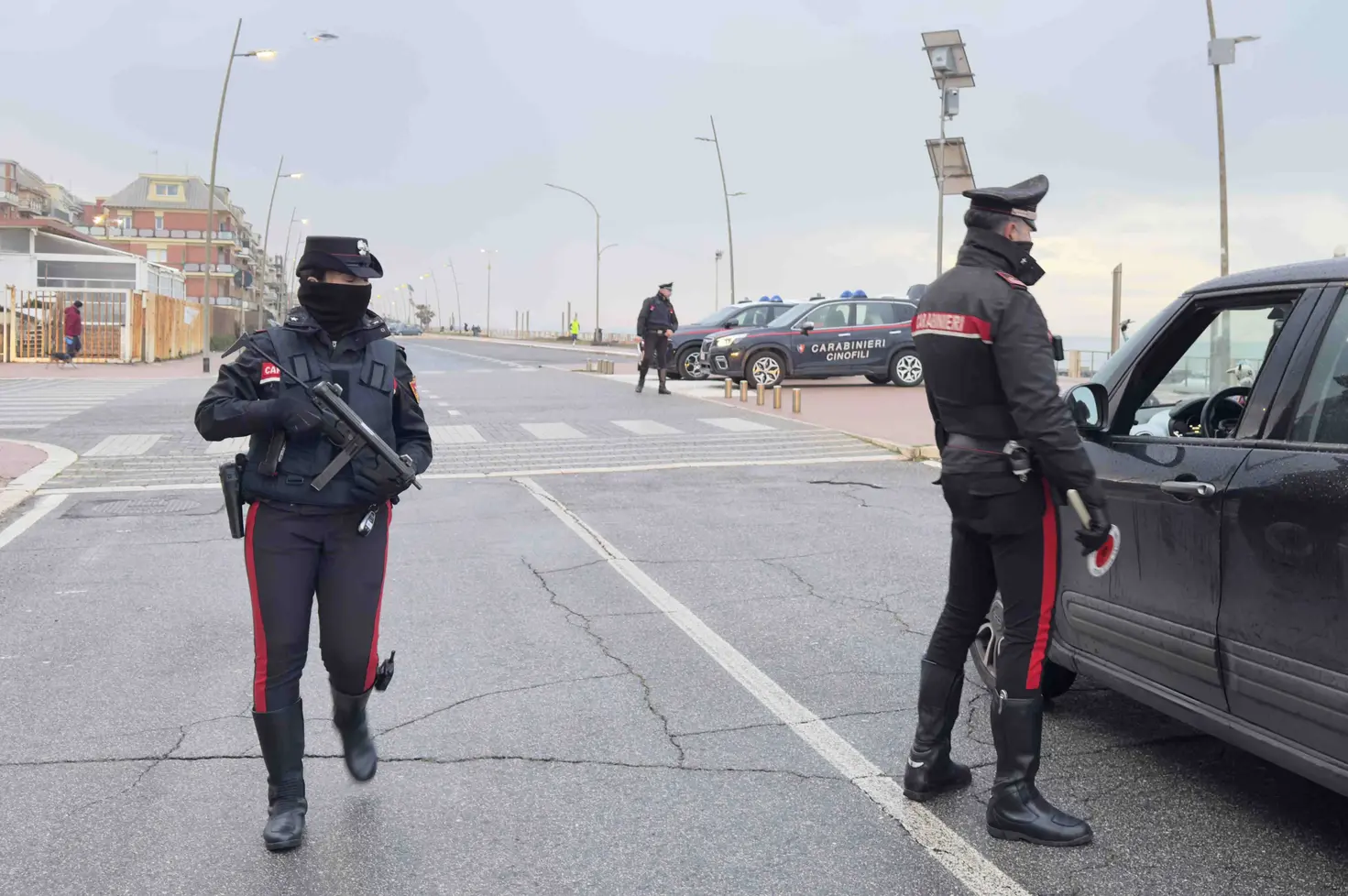 Ostia: Carabinieri scatenano maxi-blitz contro lo spaccio