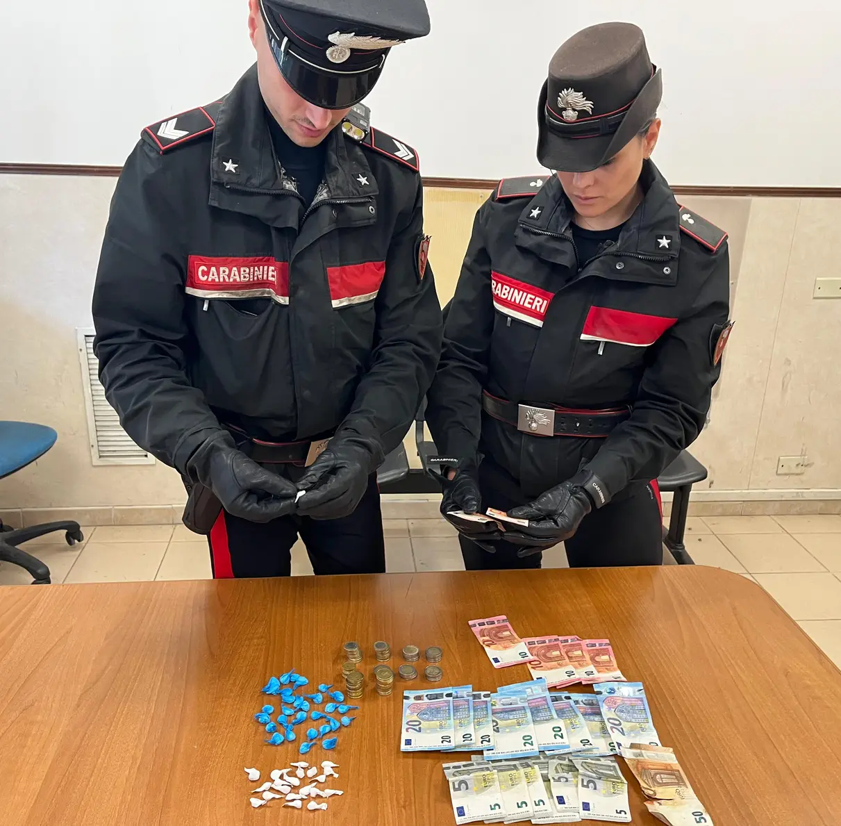 Ostia e Fiumicino: 8 arresti e 540g di droga sequestrati