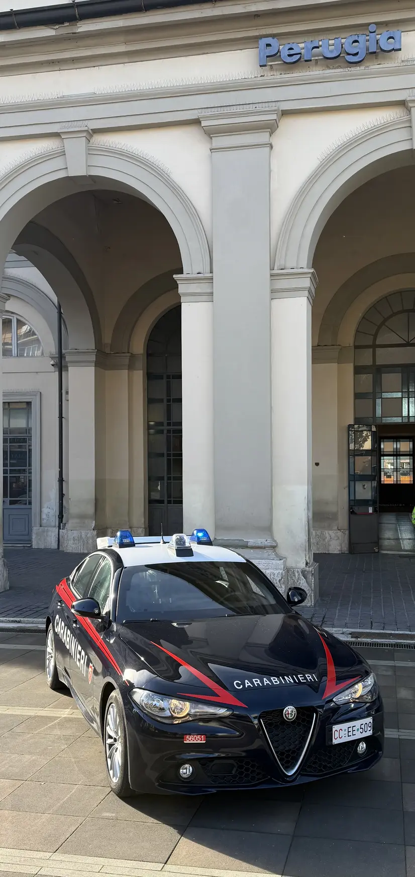 Perugia: 22enne arrestato per possesso di armi da taglio