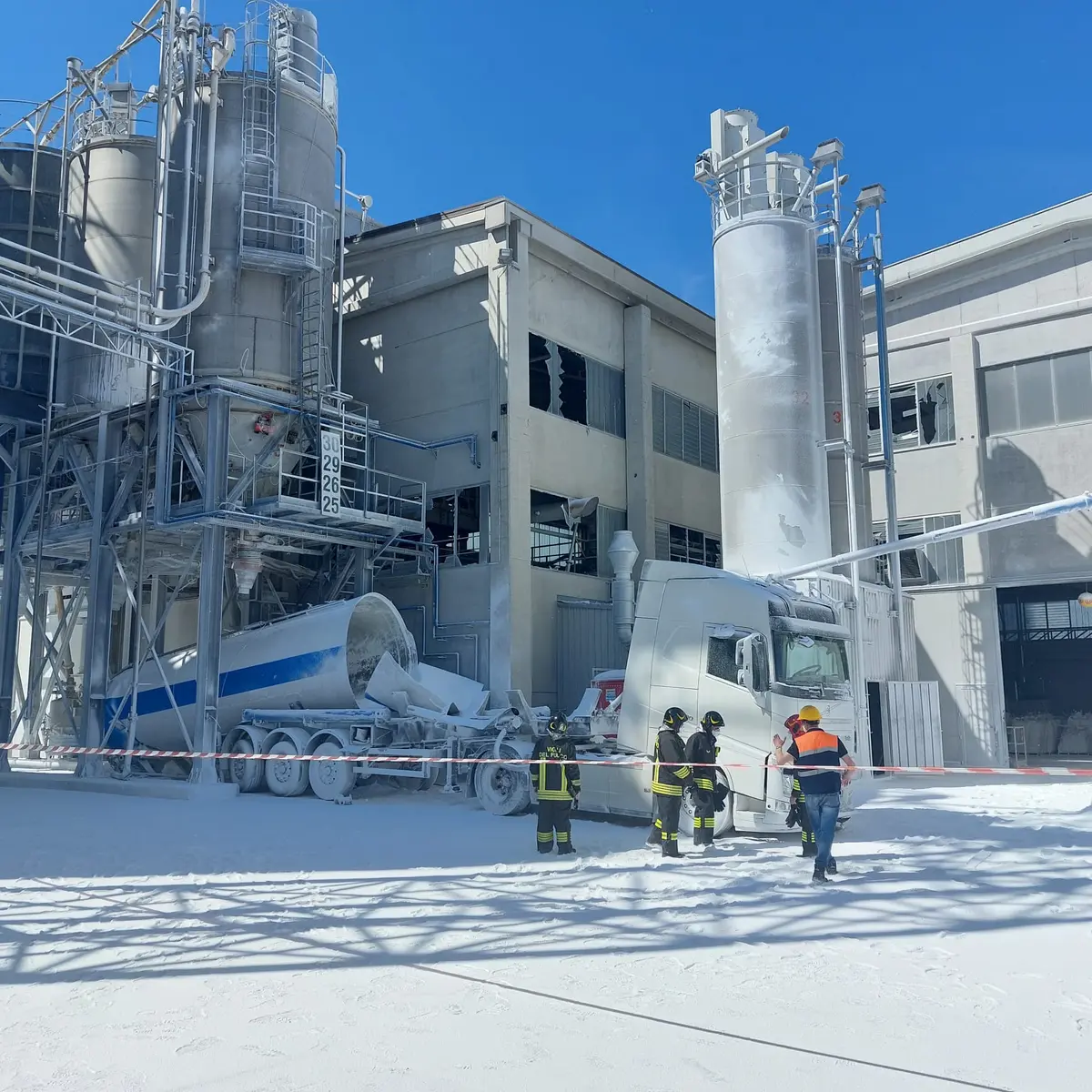 Poviglio: operaio ferito in esplosione durante scarico allumina
