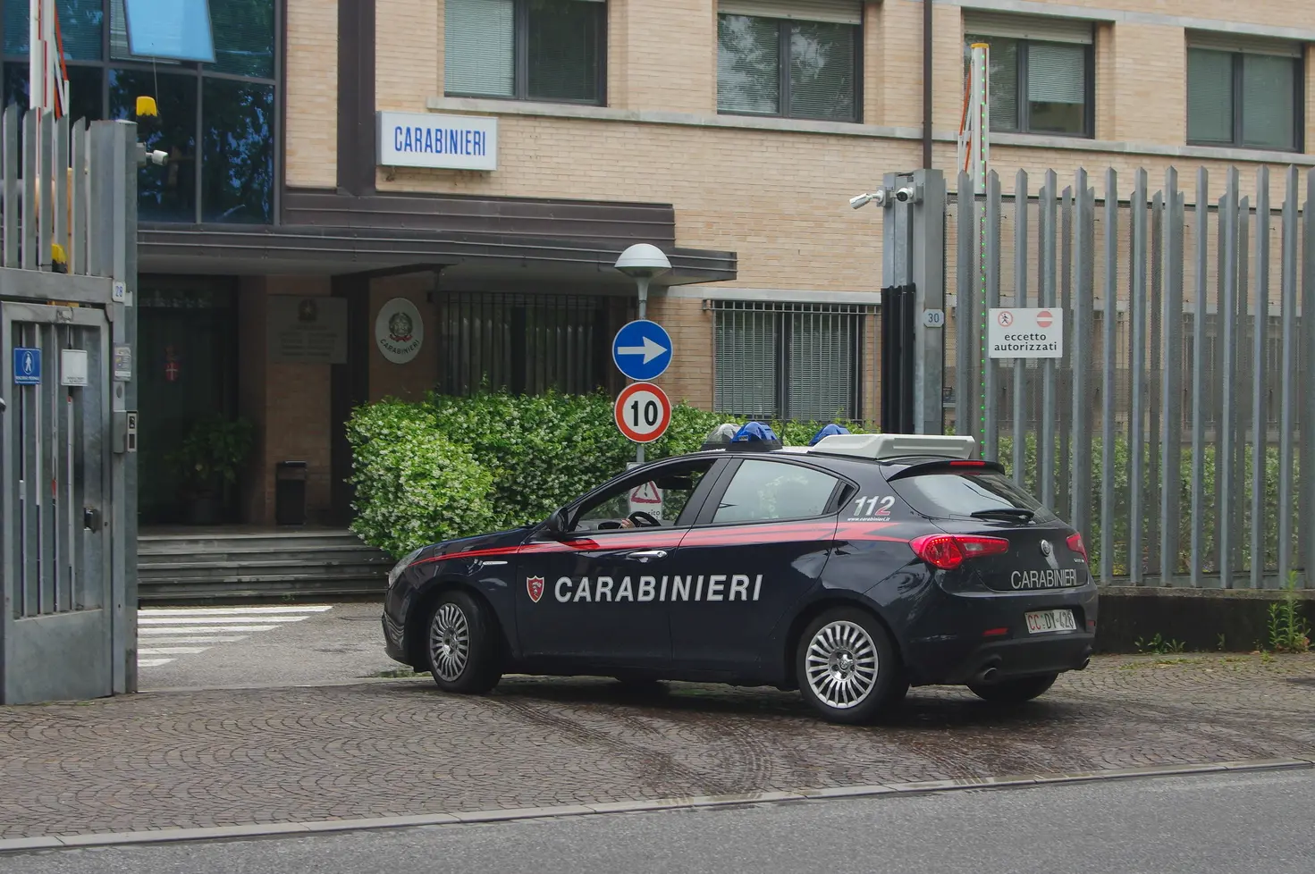 Rapina al centro commerciale: arrestato 19enne