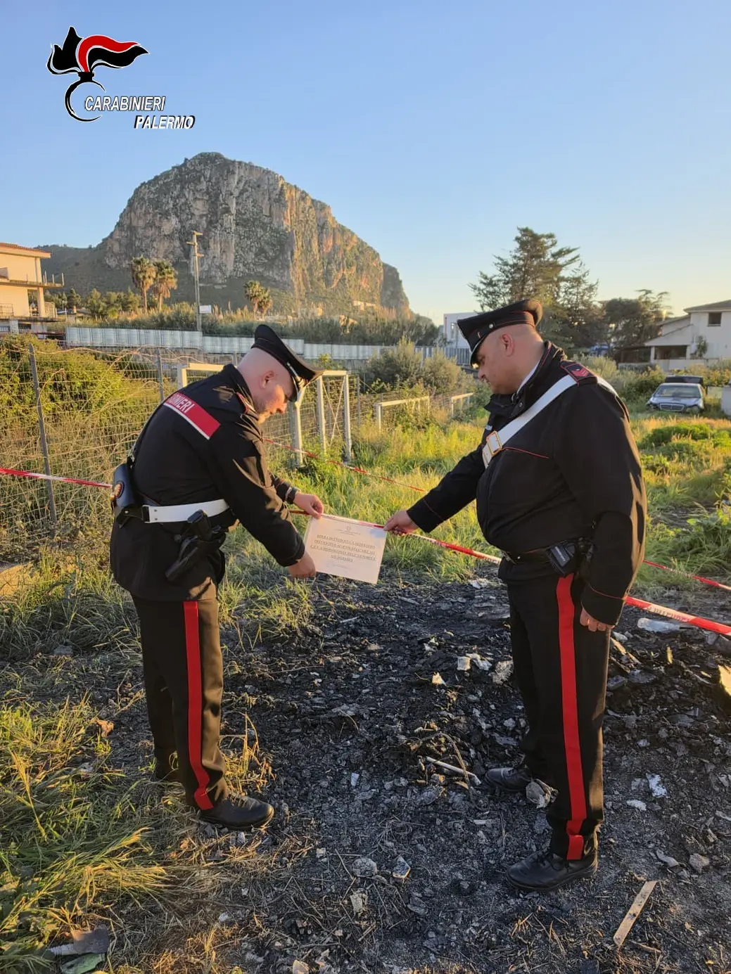 Rifiuti in fiamme a Borgetto: due arresti per combustione illecita