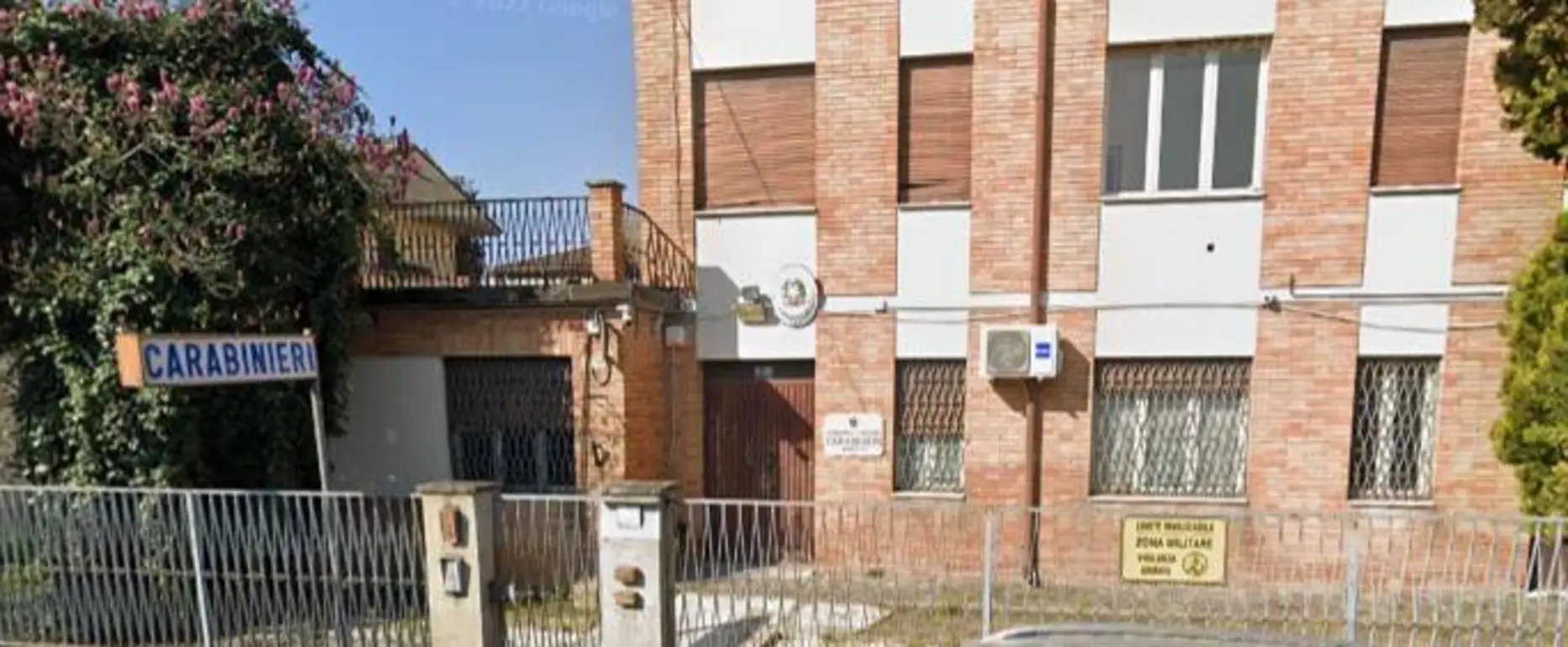 Rissa in fabbrica: operaio 62enne aggredito da un collega