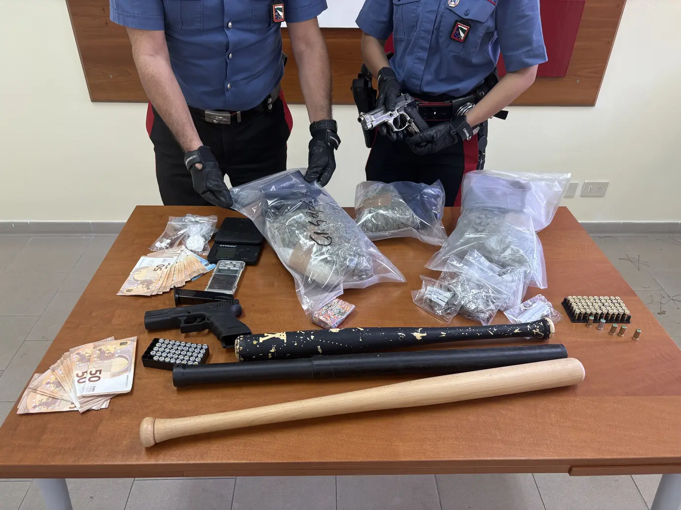 Rissa a Riolo Terme: arresti e sequestri di droga e armi