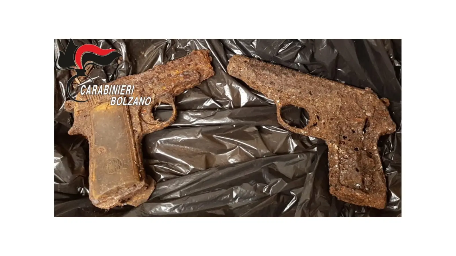 Ritrovate due pistole arrugginite a Bolzano