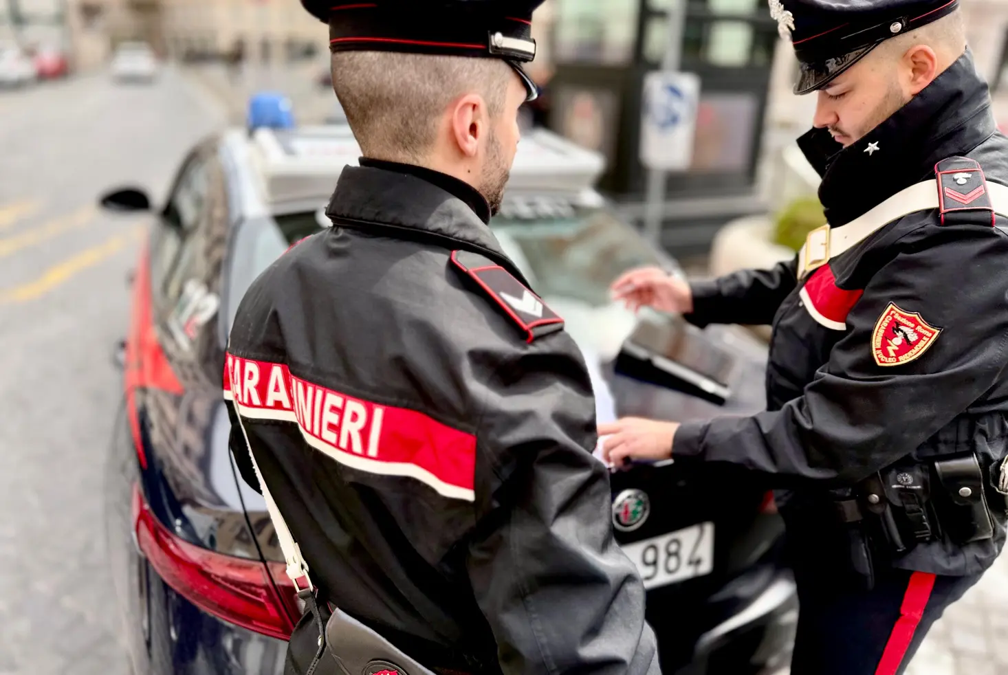 Roma: 18enne arrestato dopo inseguimento, scontro con auto