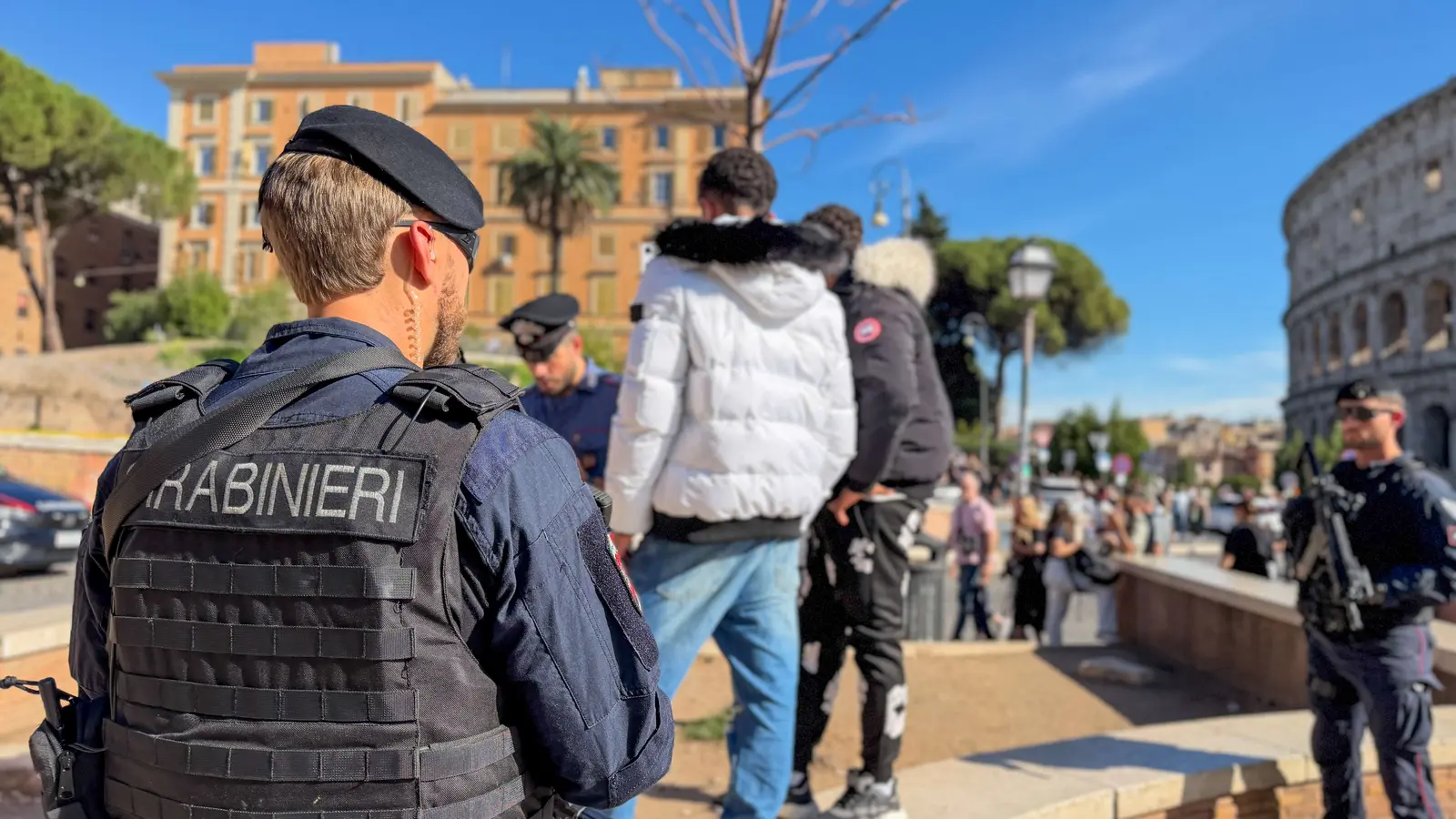 Roma: 10 arresti e refurtiva recuperata nel centro storico