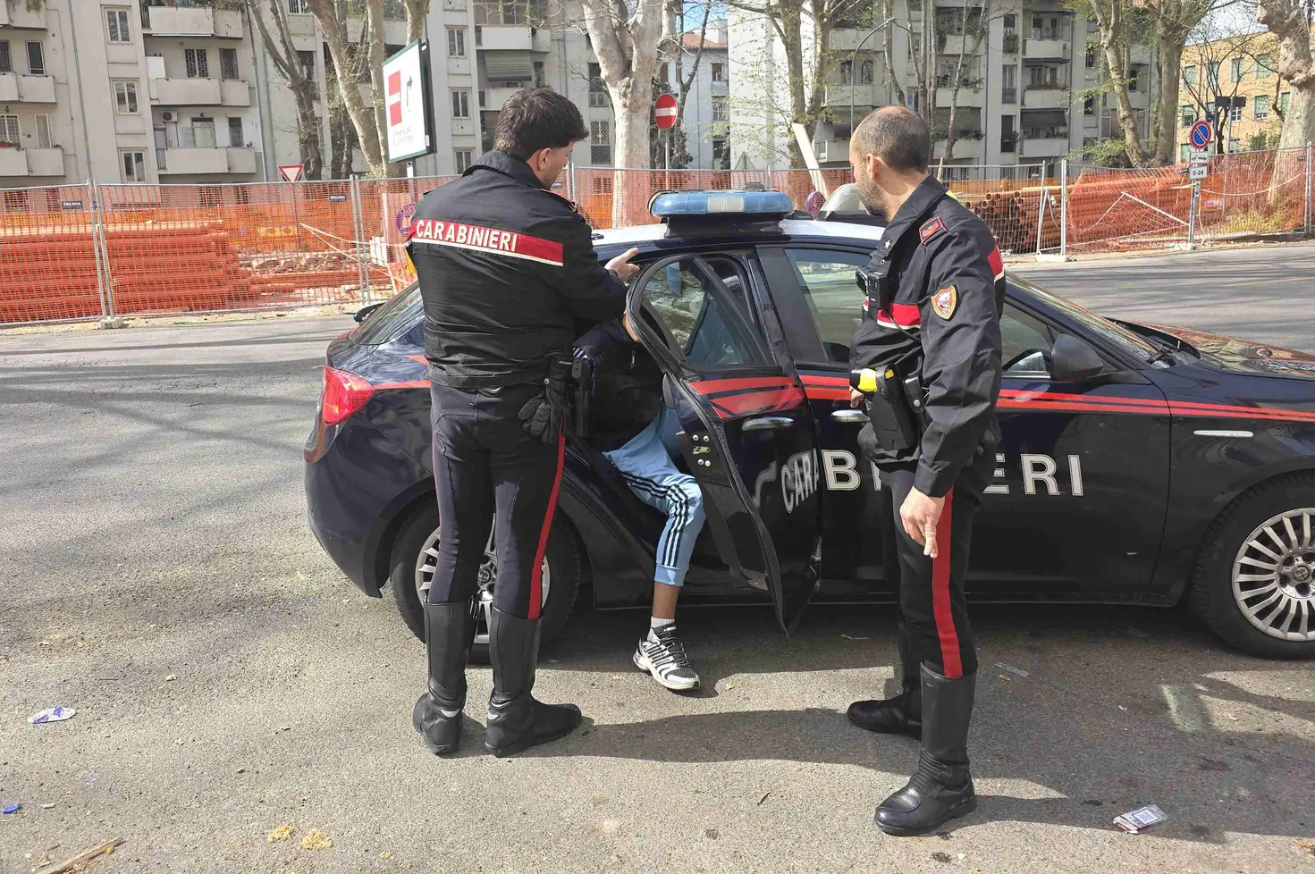 Roma: Carabinieri arrestano 3 persone al Quarticciolo, sequestrate droghe