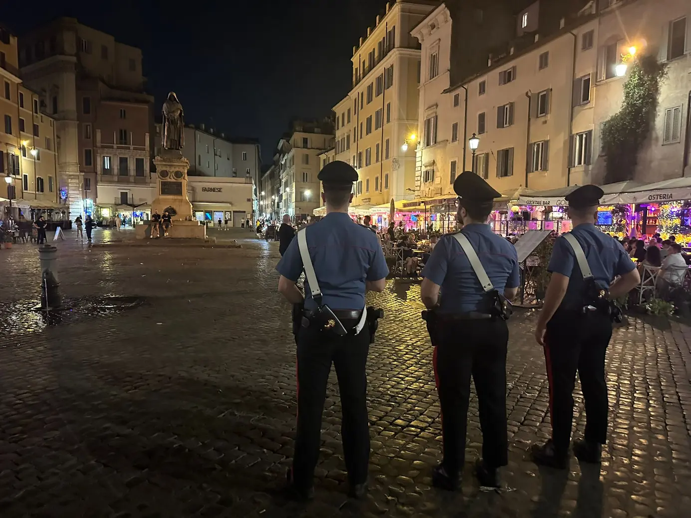 Roma: Carabinieri arrestano due turisti per furto in centro