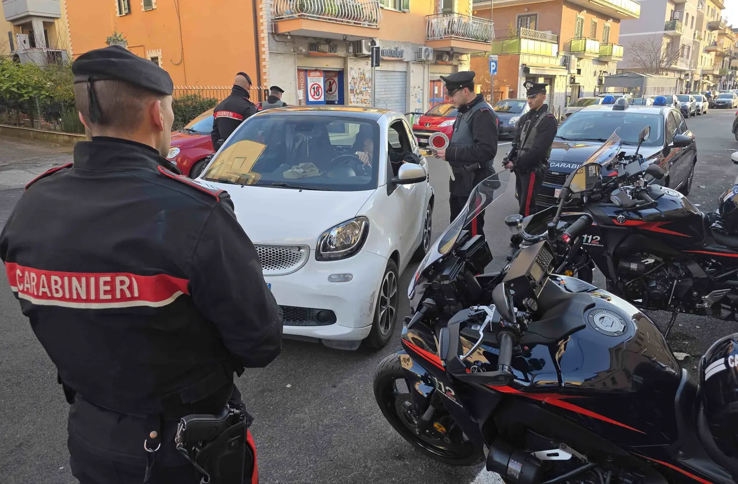 Roma: controlli dei Carabinieri, un arresto e 7 denunce