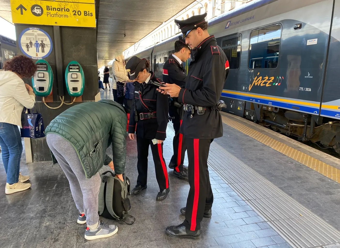 Roma: Carabinieri arrestano 3 persone per furti nel centro e a Termini