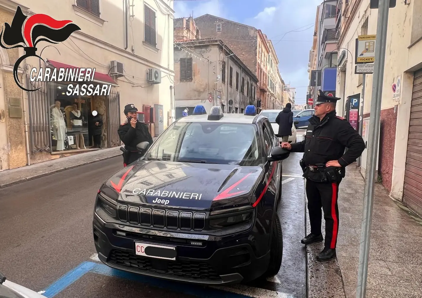 Sassari: Carabinieri intensificano controlli anti-furto nei negozi