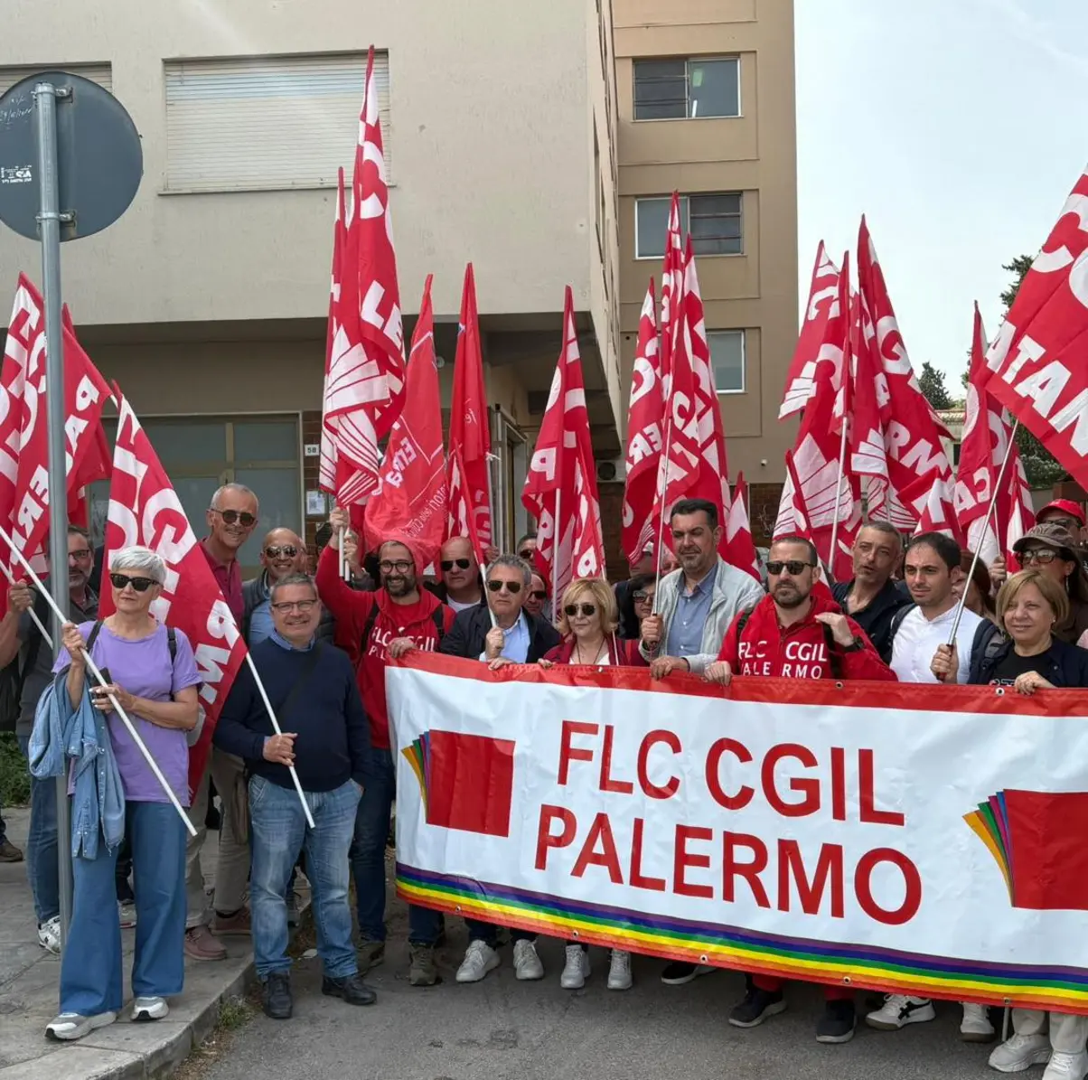 Scuola, sindacati protestano: "Riforma tecnici taglia ore e lavoro"