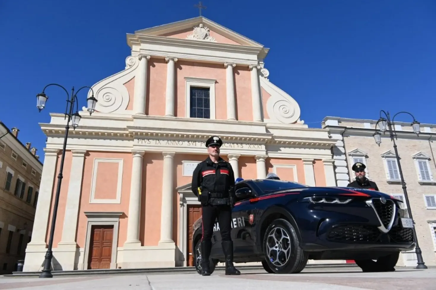Senigallia: arrestato 43enne per furto di cosmetici e aggressione