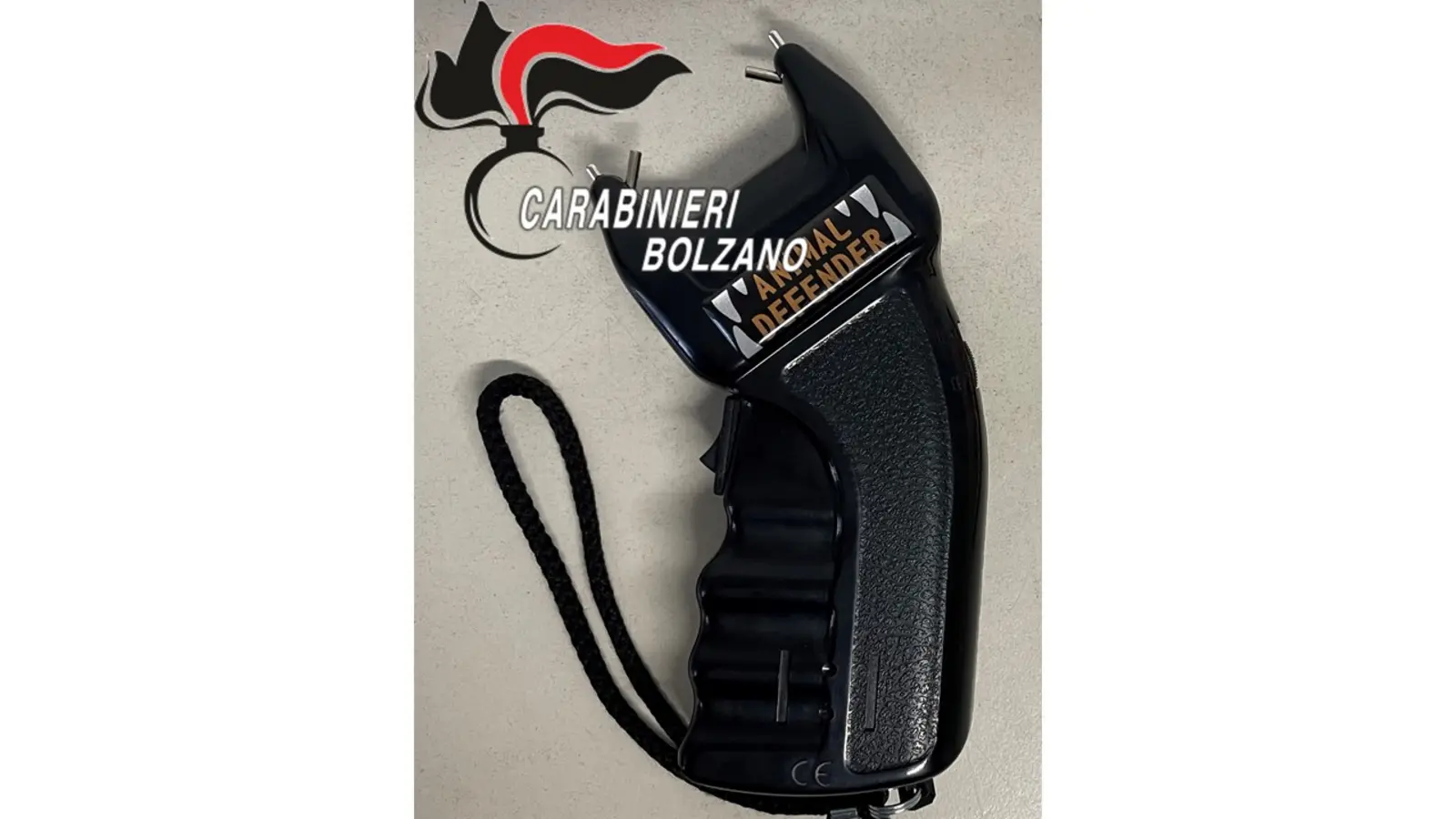 Taser sequestrato dai Carabinieri a Bressanone