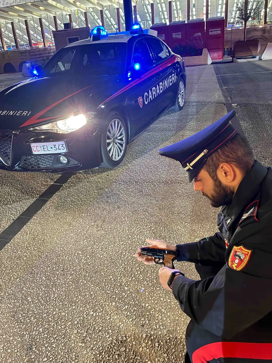 Tentata rapina con pistola giocattolo: 60enne arrestato a Roma