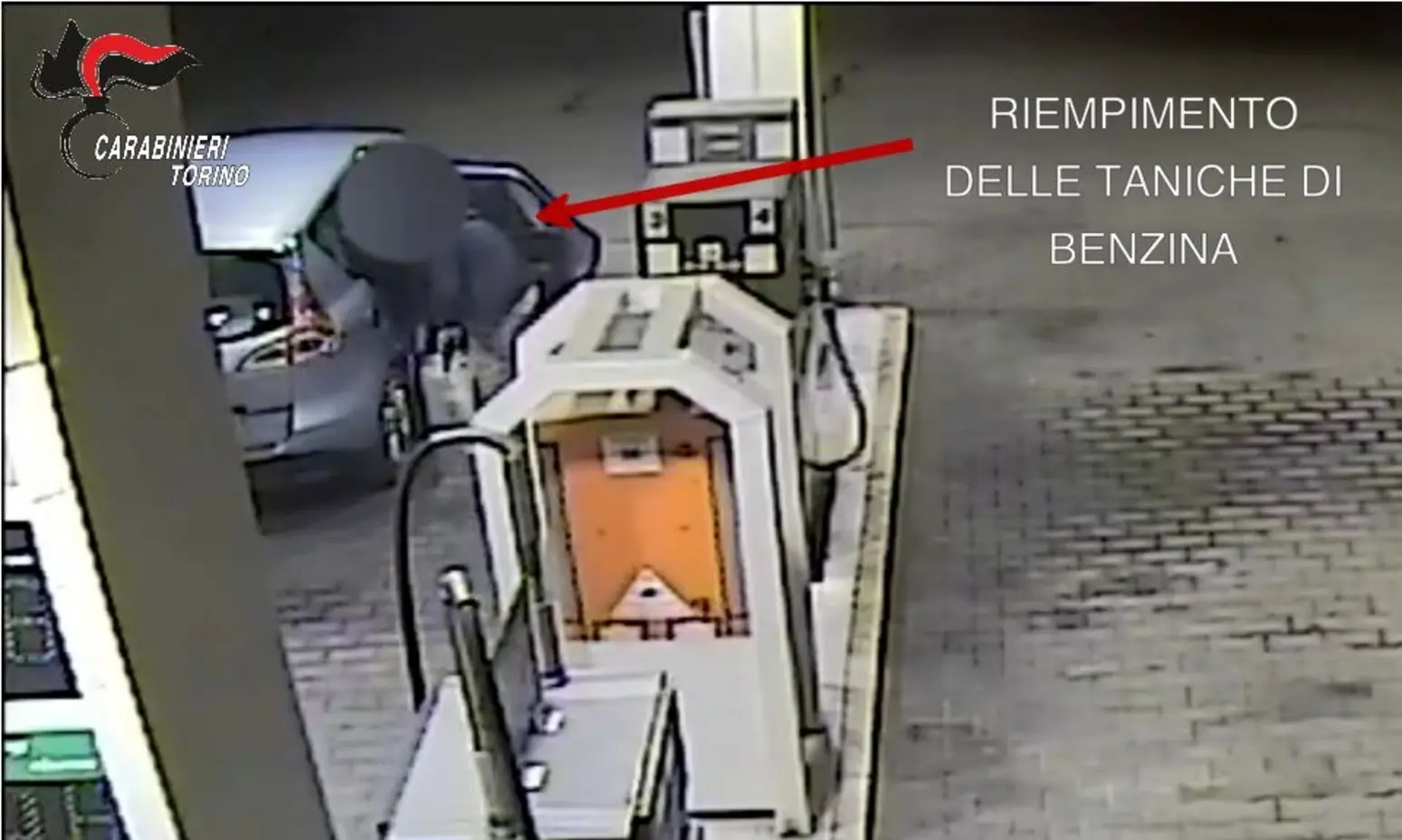 Torino: arrestati ladri di carburante in azione