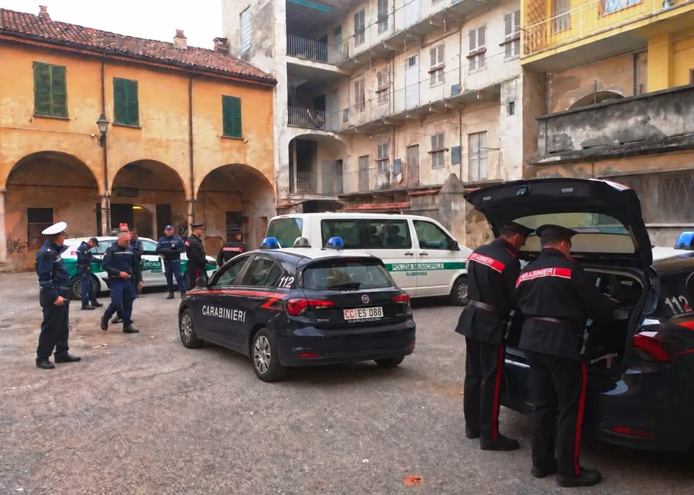 Tortona: controlli in edificio abbandonato, un irregolare espulso
