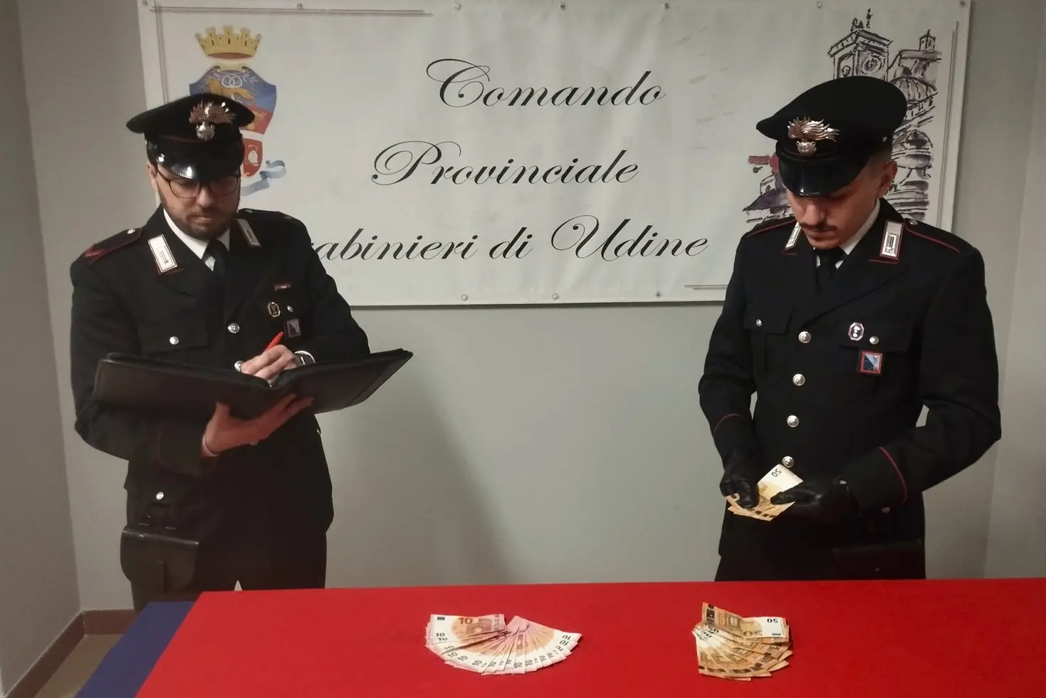 Udine: arrestati due stranieri dopo inseguimento per furto