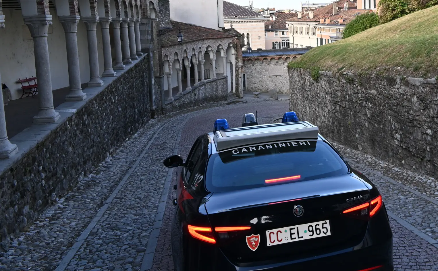 Udine: arrestato 35enne per violenza sessuale su autobus