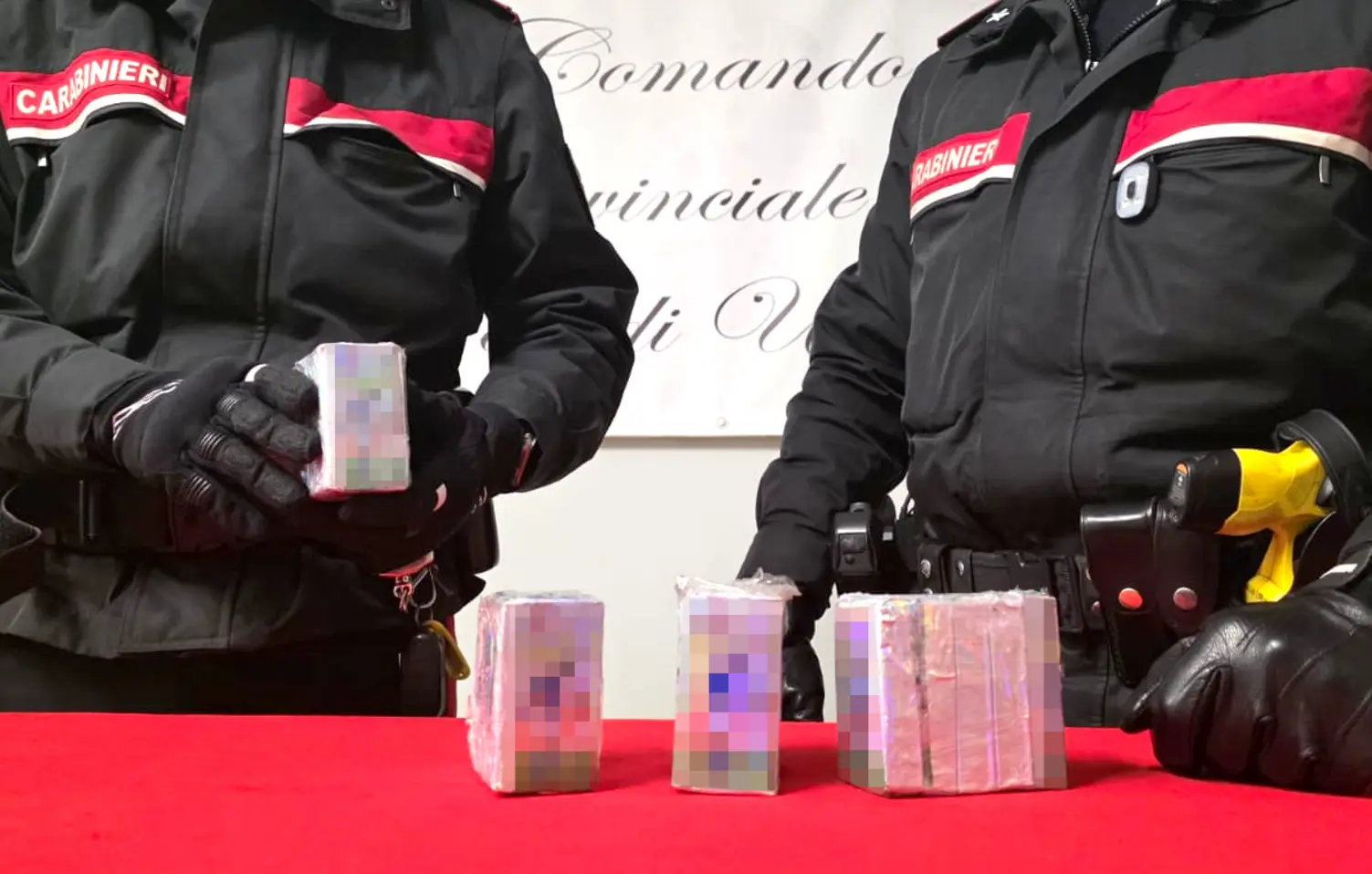 Udine: 2 arresti per 2 kg di hashish