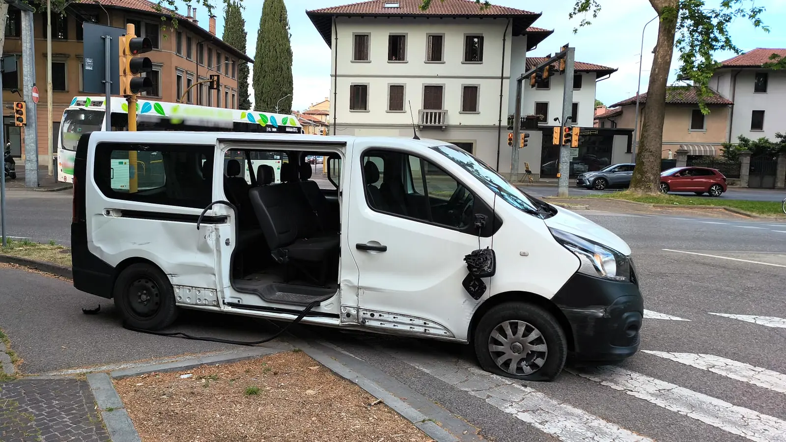 Udine: rubano furgone sportivo, arrestati due 19enni