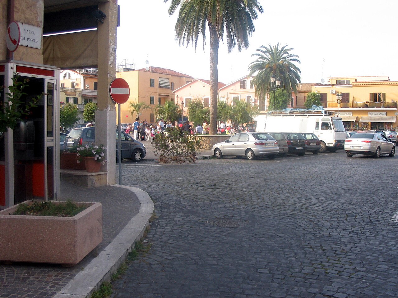 Ardea: donna denunciata per intestazione fittizia di 45 veicoli