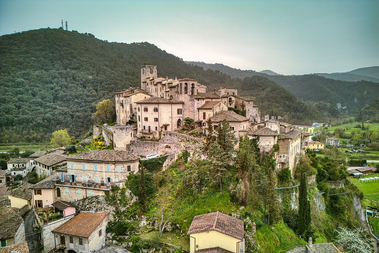 arrone borgo fiori vicoli rassegna evento primavera colori profumi