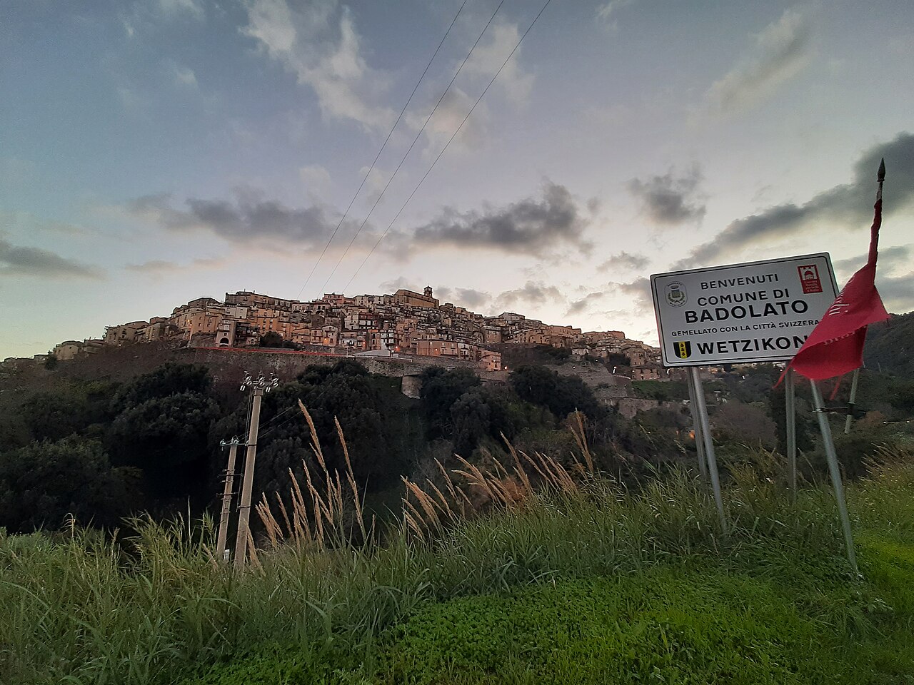 Badolato onora Enrica Bonaccorti: tre legami speciali