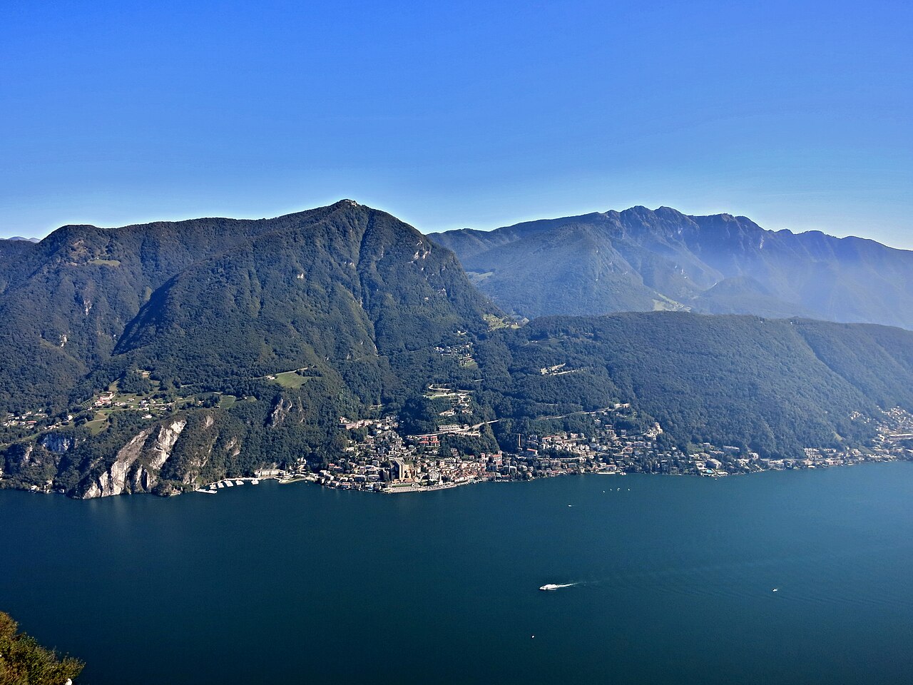 Como: vento forte blocca i battelli sul lago