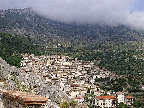Sindaci Cosentino in piazza per solidarietà a Tocci