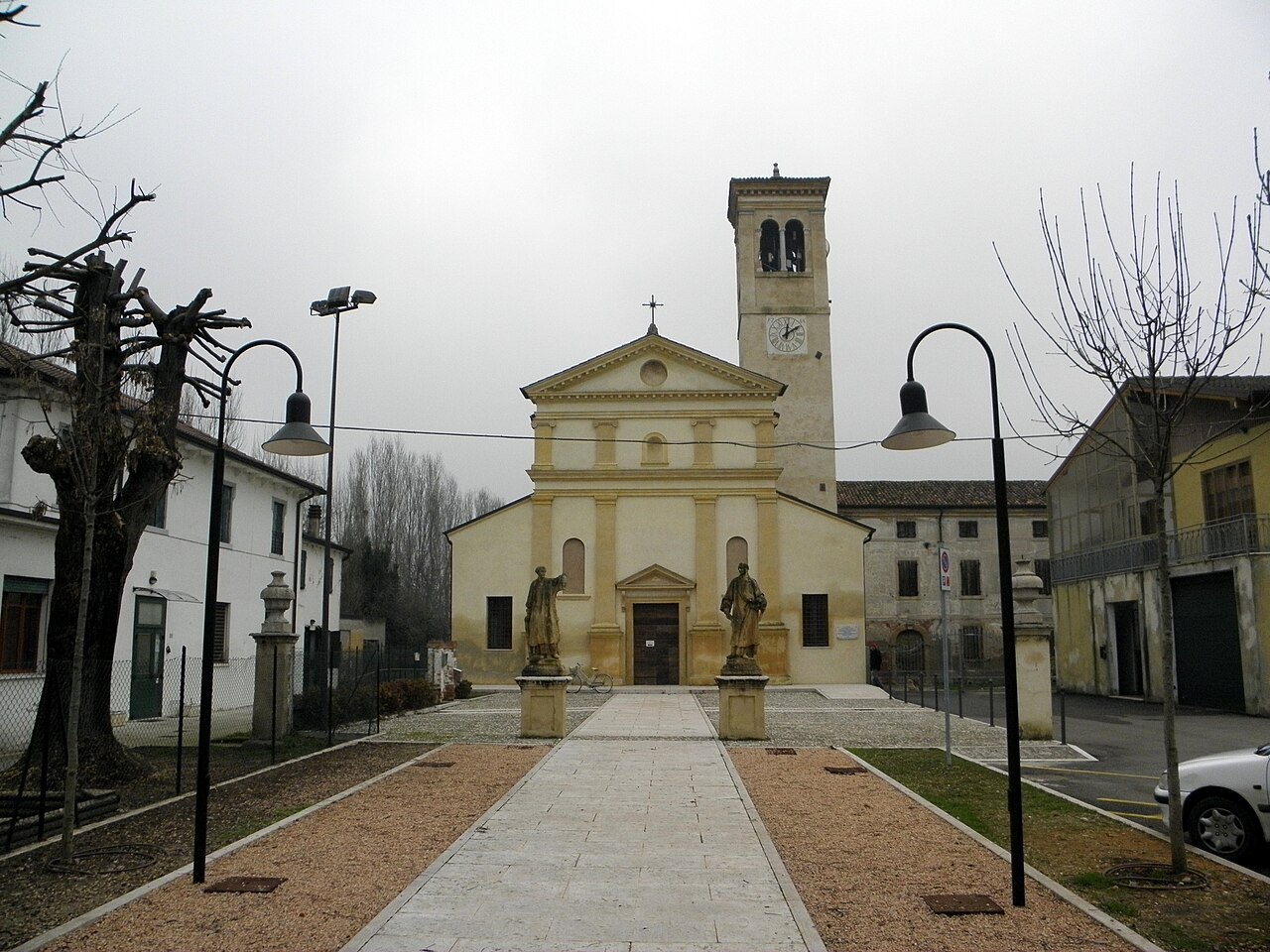 Concamarise: Corso Cucito per Valorizzare l'Artigianato Locale
