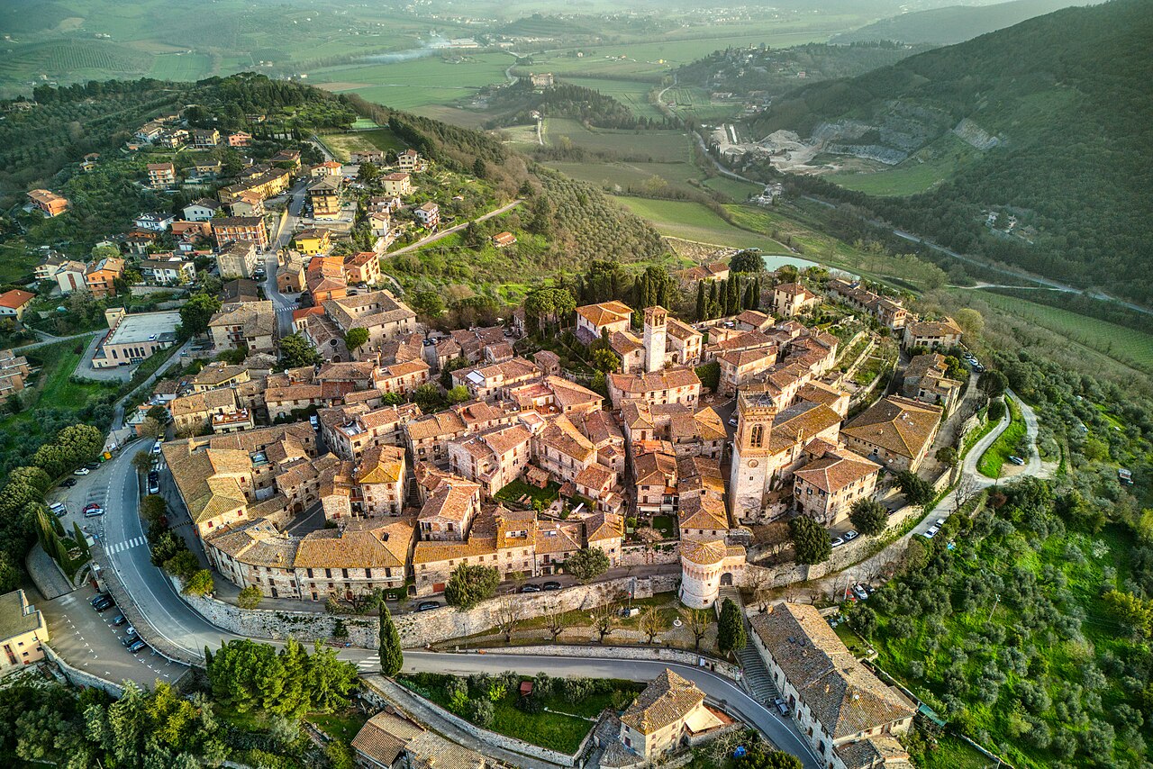 Corciano, sicurezza stradale rafforzata: nuovo semaforo e marciapiede