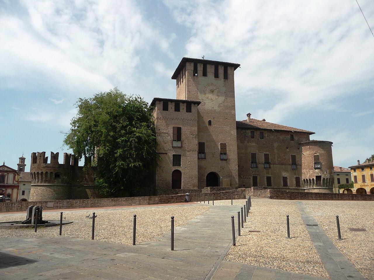 Bologna: donna arrestata per truffa sulla gravidanza
