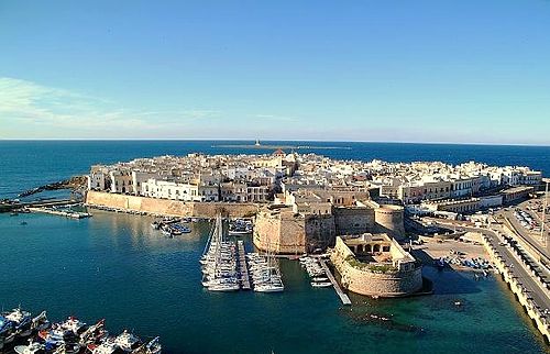 Gallipoli: "Parlami d'Amore" celebra la poesia nella storica Rue de Marie