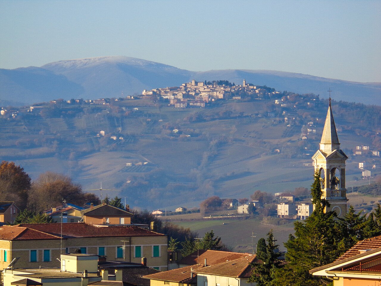 Loro Piceno: truffa criptovalute, tre persone denunciate